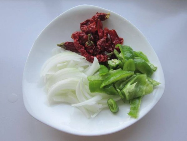 馕燜肉的做法-家常味燜菜譜-易網健康養生網 馕燜肉的做法-家常味燜菜譜