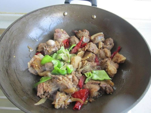 馕燜肉的做法-家常味燜菜譜-易網健康養生網 馕燜肉的做法-家常味燜菜譜