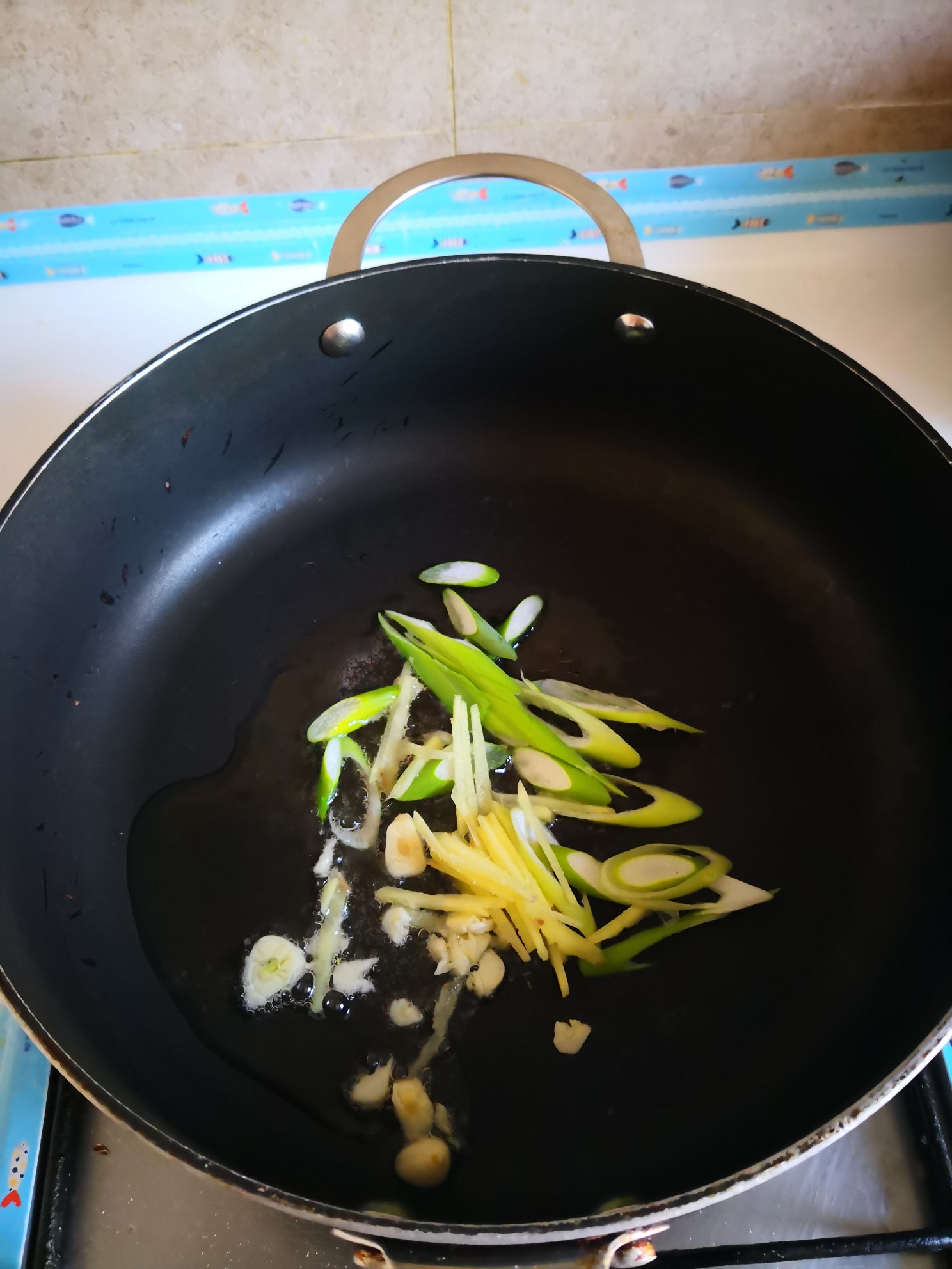 土豆絲炒胡蘿卜絲的做法-家常味炒菜譜