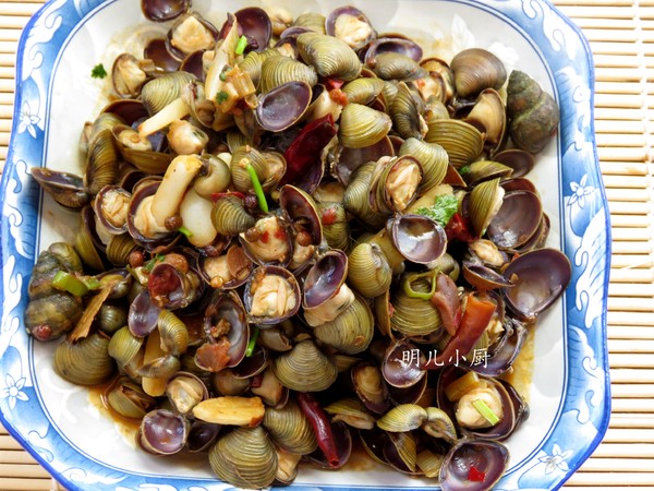 醬爆黃沙蜆的做法-家常味炒菜譜-易網健康養生網 醬爆黃沙蜆的做法-家常味炒菜譜