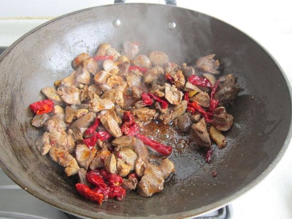 大盤雞雜的做法-香辣味炒菜譜