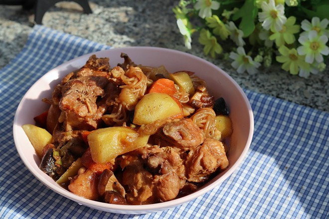 醬香土豆燉雞的做法-家常味燉菜譜-易網健康養生網 醬香土豆燉雞的做法-家常味燉菜譜