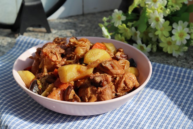醬香土豆燉雞的做法-家常味燉菜譜-易網健康養生網 醬香土豆燉雞的做法-家常味燉菜譜