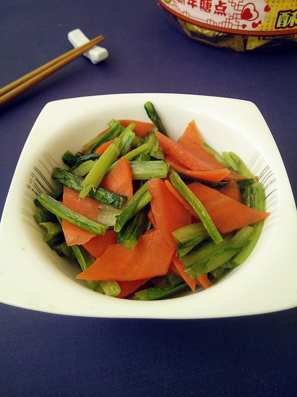胡蘿卜炒油麥菜的做法-家常味炒菜譜-易網健康養生網 胡蘿卜炒油麥菜的做法-家常味炒菜譜