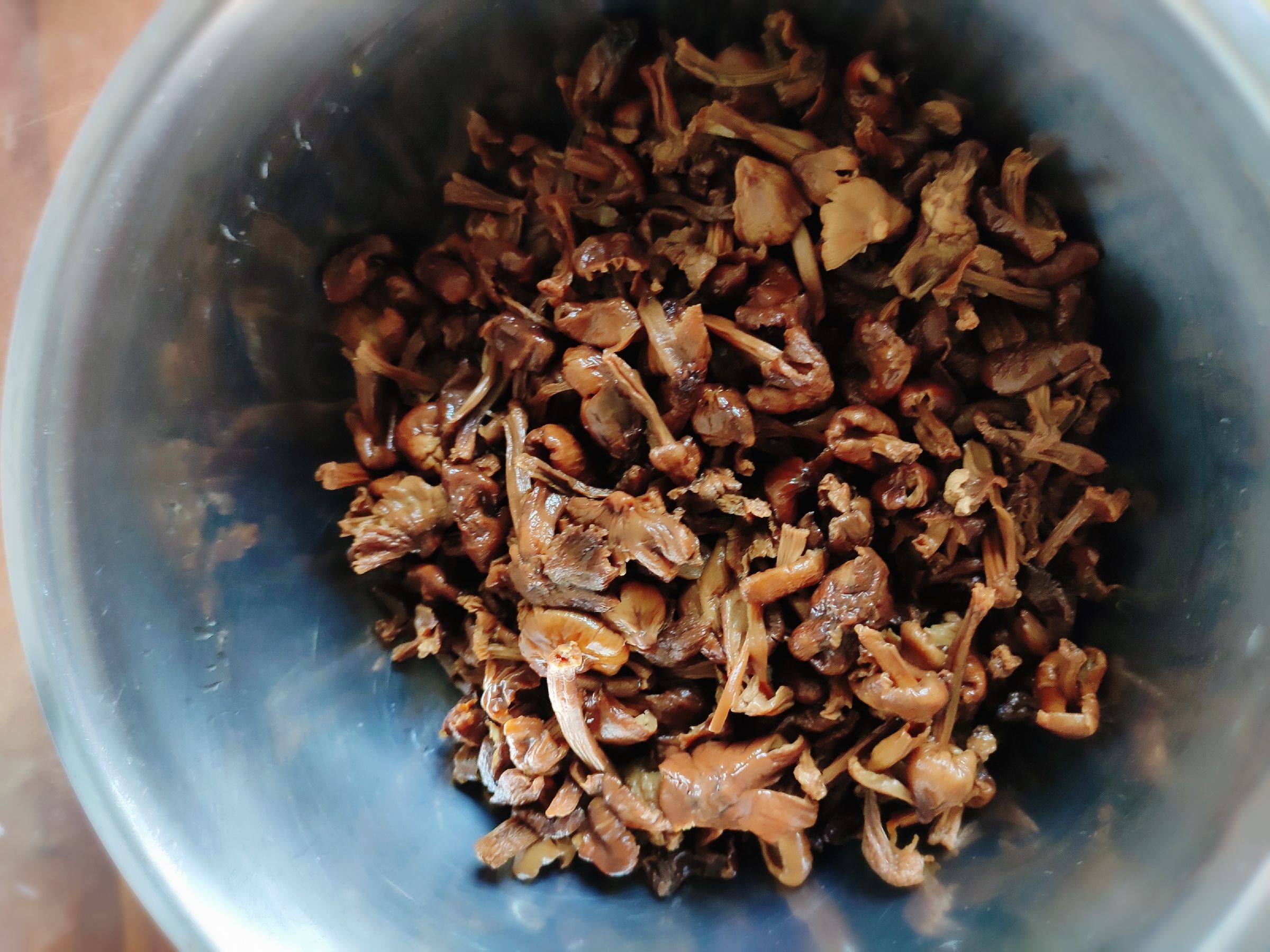 小雞燉蘑菇粉條的做法-咸鮮味炒菜譜