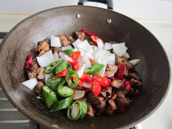 大盤雞雜的做法-香辣味炒菜譜