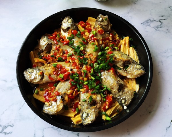 腐竹蒸小黃魚的做法-香辣味蒸菜譜-易網健康養生網 腐竹蒸小黃魚的做法-香辣味蒸菜譜