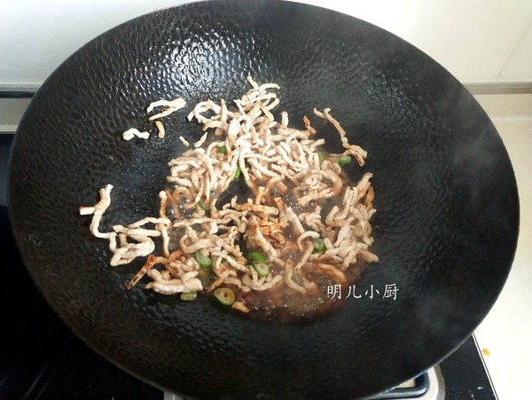 肉絲炒胡蘿卜的做法-家常味炒菜譜-易網(wǎng)健康養(yǎng)生網(wǎng) 肉絲炒胡蘿卜的做法-家常味炒菜譜