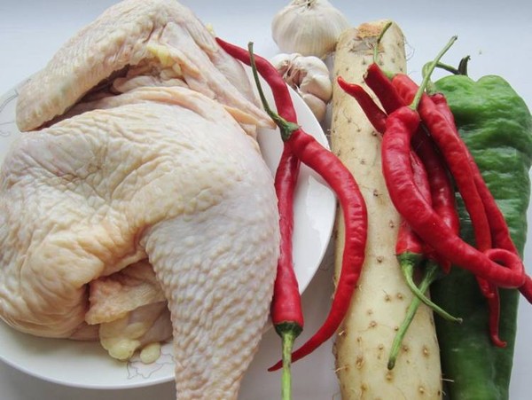 山藥蘆花雞的做法-家常味炒菜譜-易網<a href=http://www.jsjjzhkt.cn/ target=_blank class=infotextkey>健康養生</a>網 山藥蘆花雞的做法-家常味炒菜譜