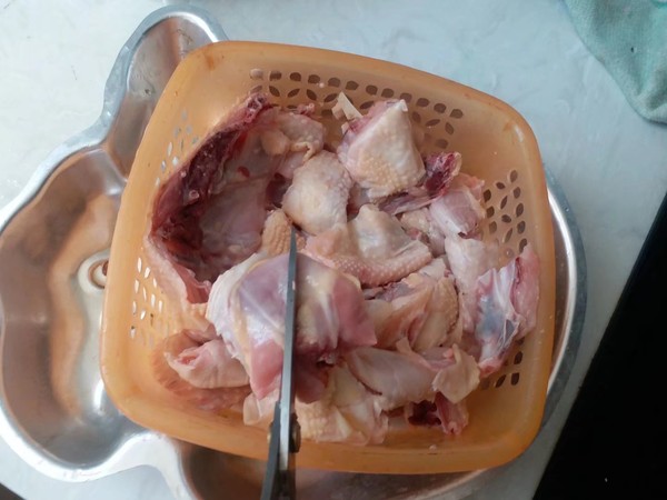 蒜香童子雞的做法-咸鮮味燒菜譜-易網健康養生網 蒜香童子雞的做法-咸鮮味燒菜譜