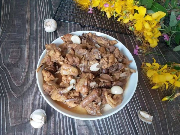 蒜香童子雞的做法-咸鮮味燒菜譜-易網健康養生網 蒜香童子雞的做法-咸鮮味燒菜譜