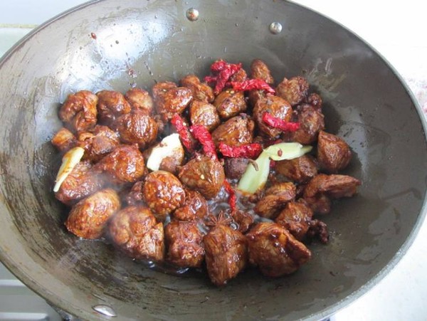 紅燒牛毽子的做法-家常味燒菜譜-易網(wǎng)健康養(yǎng)生網(wǎng) 紅燒牛毽子的做法-家常味燒菜譜