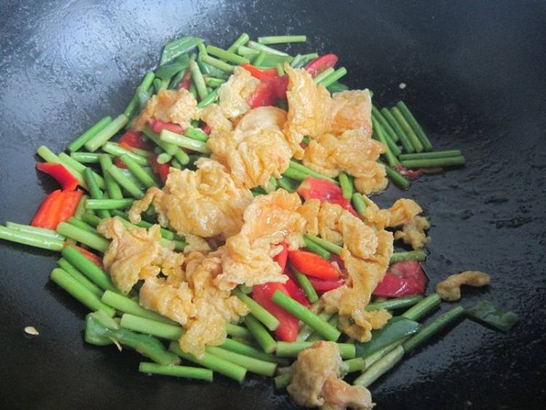 西紅柿蒜薹炒雞蛋的做法-家常味炒菜譜-易網健康養生網 西紅柿蒜薹炒雞蛋的做法-家常味炒菜譜