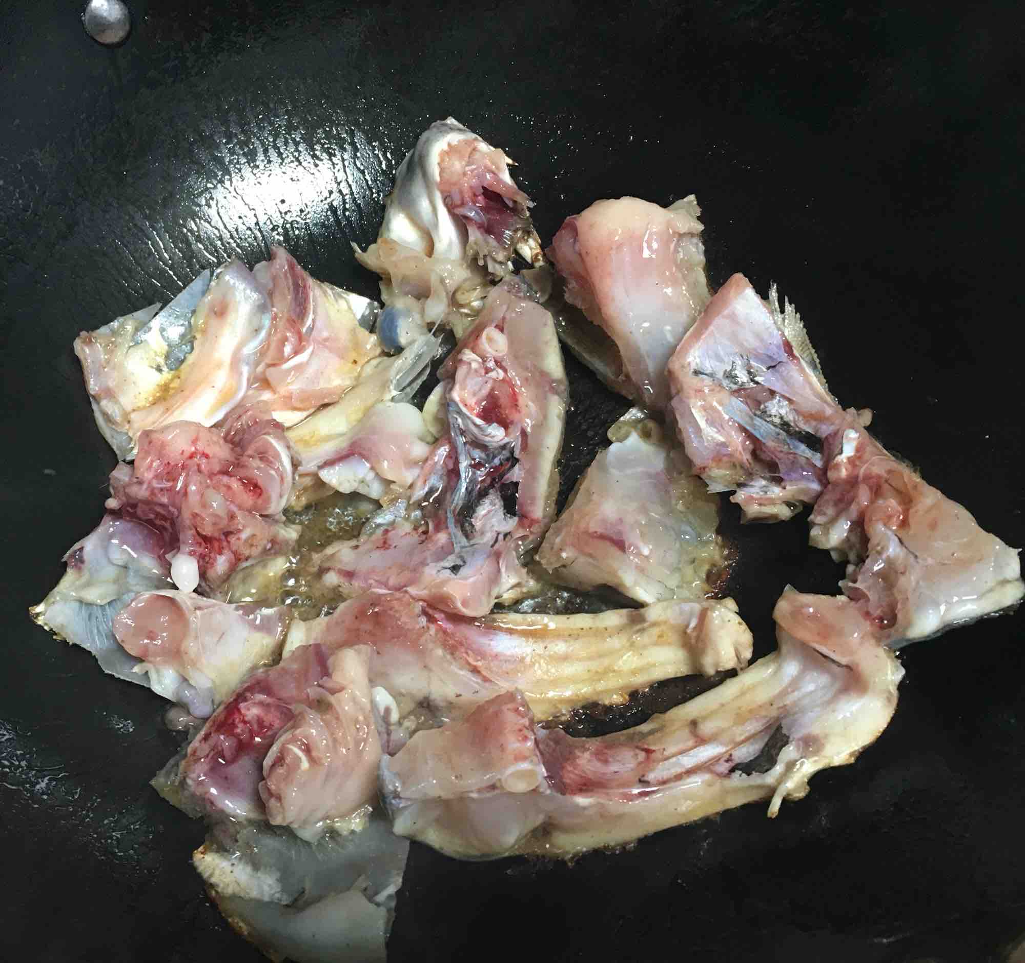 剁椒炒魚頭的做法-家常味炒菜譜-易網健康養生網 剁椒炒魚頭的做法-家常味炒菜譜