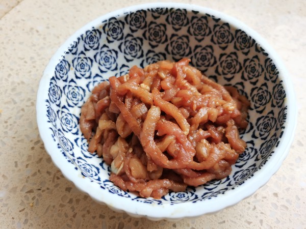 洋蔥炒肉絲的做法-家常味炒菜譜-易網<a href=http://www.jsjjzhkt.cn/ target=_blank class=infotextkey>健康養生</a>網 洋蔥炒肉絲的做法-家常味炒菜譜