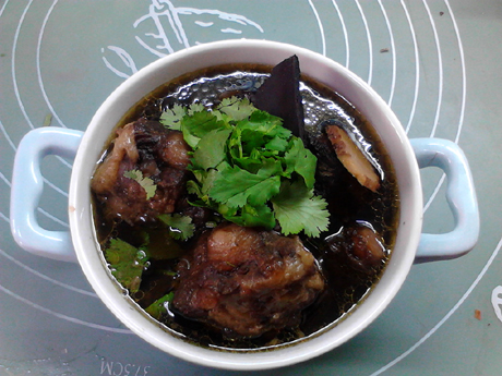 杜仲牛尾湯的做法-咸鮮味燉菜譜