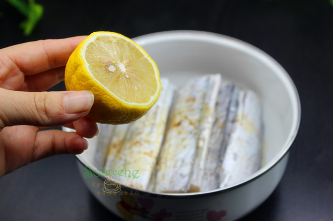 糖醋帶魚的做法-甜味煮菜譜