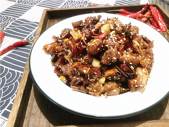 干煸辣子雞的做法-香辣味炒菜譜-易網健康養生網 干煸辣子雞的做法-香辣味炒菜譜