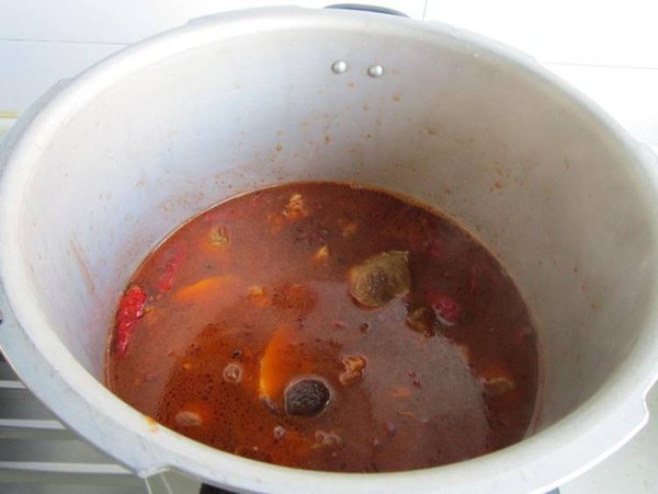 紅燒牛毽子的做法-家常味燒菜譜-易網(wǎng)健康養(yǎng)生網(wǎng) 紅燒牛毽子的做法-家常味燒菜譜