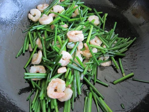 韭苔炒蝦仁的做法-家常味炒菜譜-易網健康養生網 韭苔炒蝦仁的做法-家常味炒菜譜