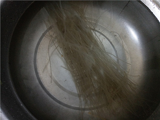 自制酸辣粉的做法-酸辣味煮菜譜-易網健康養生網 自制酸辣粉的做法-酸辣味煮菜譜