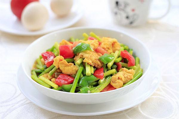 西紅柿蒜薹炒雞蛋的做法-家常味炒菜譜-易網健康養生網 西紅柿蒜薹炒雞蛋的做法-家常味炒菜譜