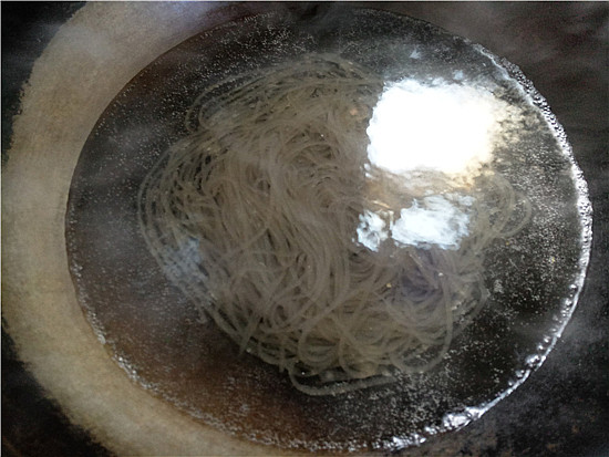 自制酸辣粉的做法-酸辣味煮菜譜-易網健康養生網 自制酸辣粉的做法-酸辣味煮菜譜