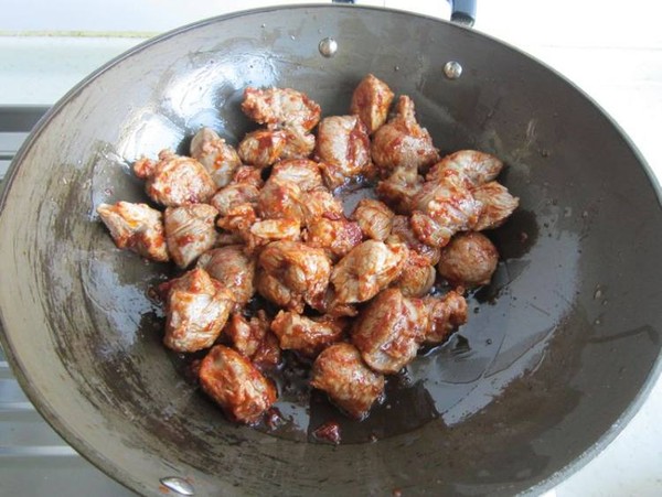 紅燒牛毽子的做法-家常味燒菜譜-易網(wǎng)健康養(yǎng)生網(wǎng) 紅燒牛毽子的做法-家常味燒菜譜