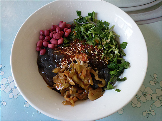 自制酸辣粉的做法-酸辣味煮菜譜-易網健康養生網 自制酸辣粉的做法-酸辣味煮菜譜