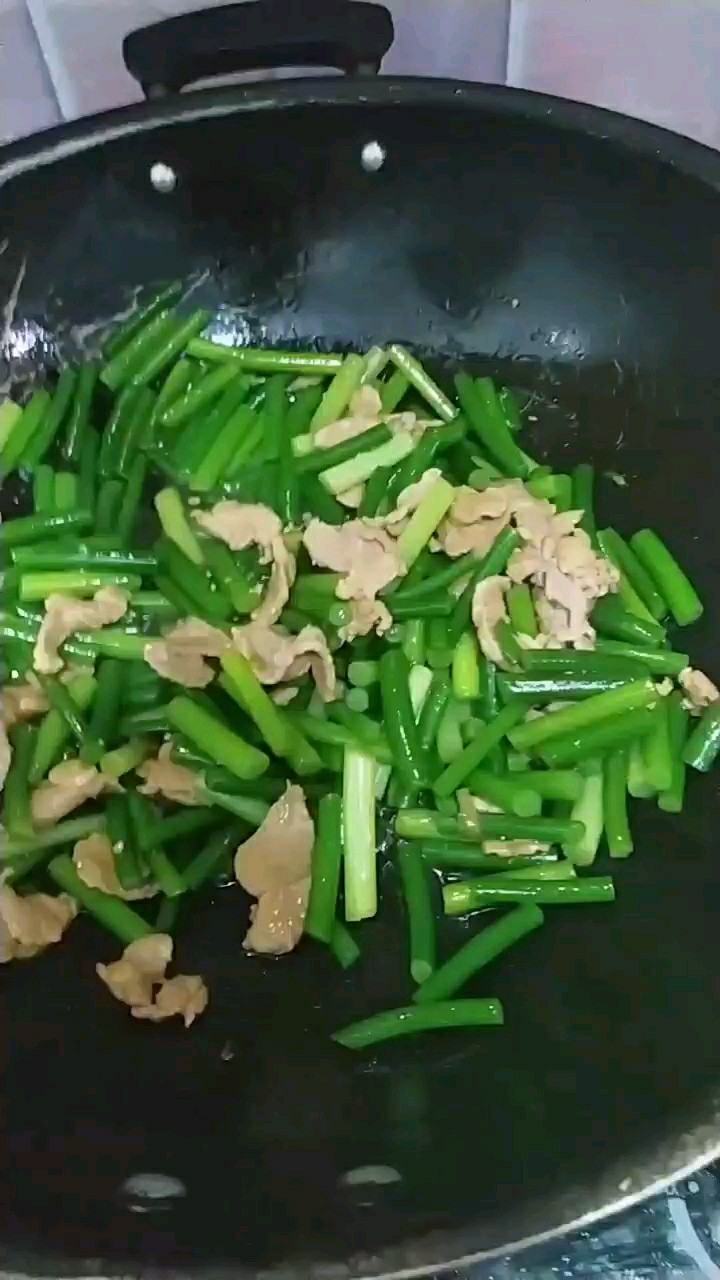肉炒蒜薹的做法-家常味炒菜譜-易網健康養生網 肉炒蒜薹的做法-家常味炒菜譜