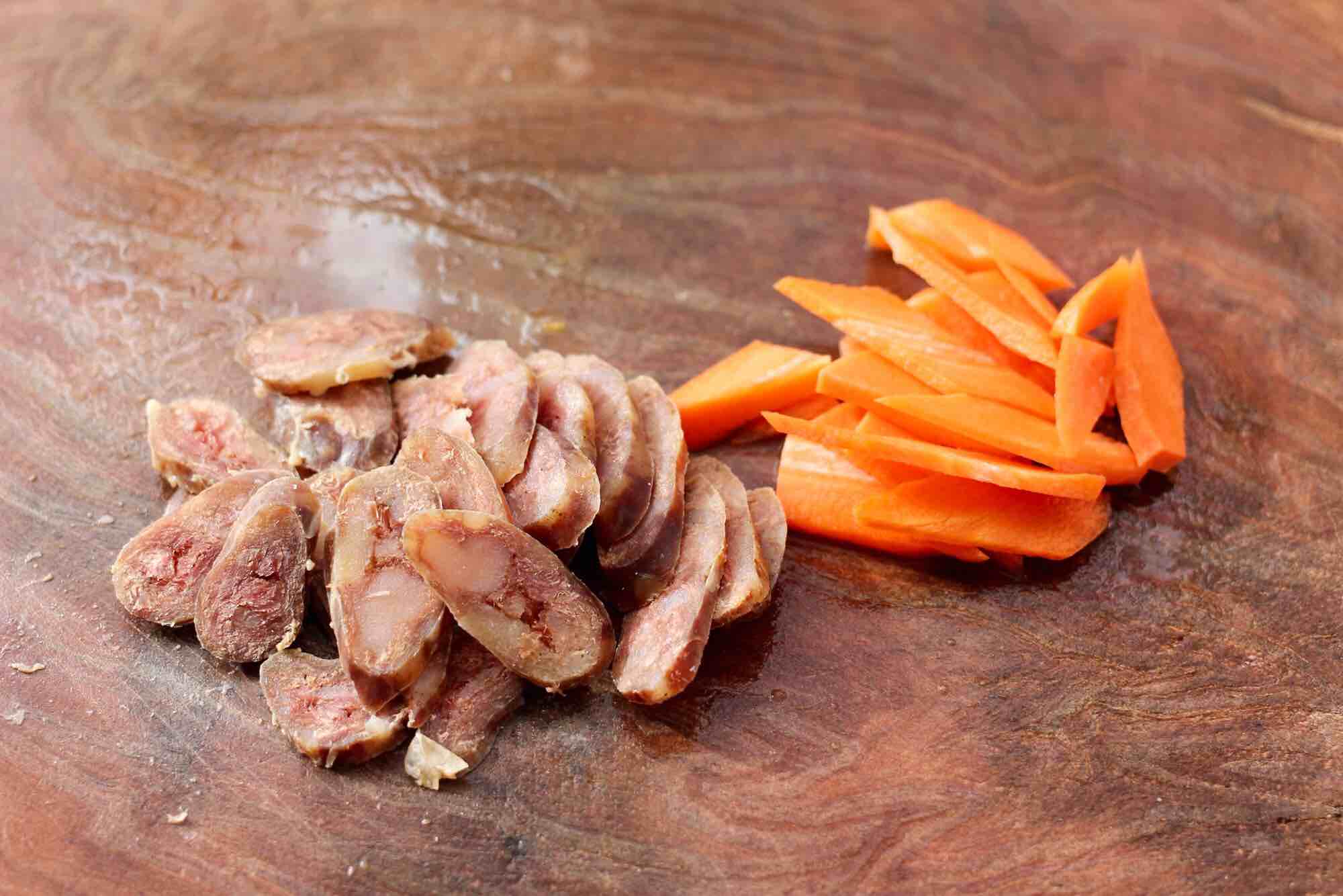 臘腸辣炒雞蛋的做法-家常味炒菜譜