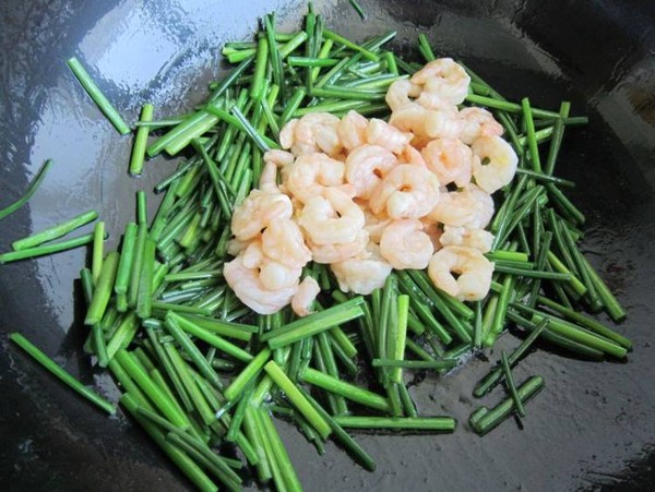 韭苔炒蝦仁的做法-家常味炒菜譜-易網健康養生網 韭苔炒蝦仁的做法-家常味炒菜譜