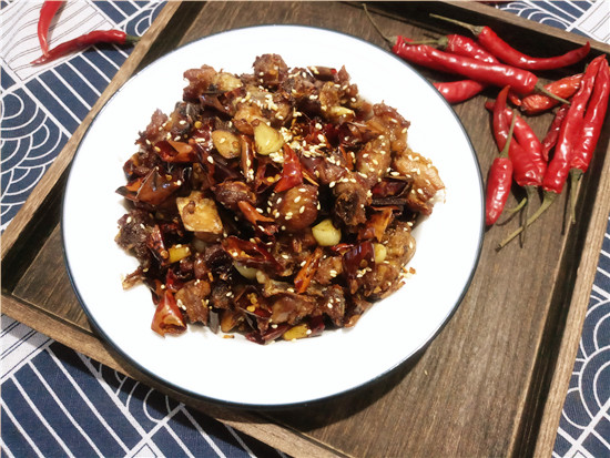 干煸辣子雞的做法-香辣味炒菜譜-易網健康養生網 干煸辣子雞的做法-香辣味炒菜譜