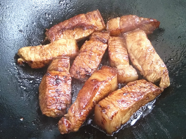 紅燒肉熏蛋的做法-咸鮮味燒菜譜-易網健康養生網 紅燒肉熏蛋的做法-咸鮮味燒菜譜