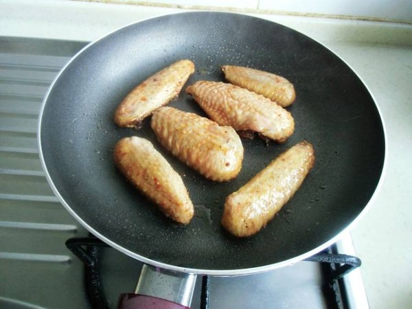 香煎雞翅的做法-香辣味煎菜譜