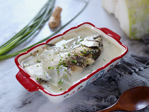 冬瓜鯽魚湯的做法-家常味煮菜譜-易網健康養生網 冬瓜鯽魚湯的做法-家常味煮菜譜