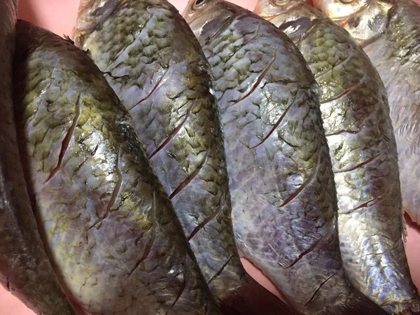 酥魚的做法-咸鮮味煮菜譜-易網健康養生網 酥魚的做法-咸鮮味煮菜譜