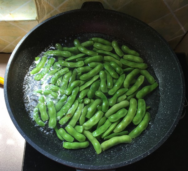 黑木耳拌毛豆的做法-香辣味拌菜譜