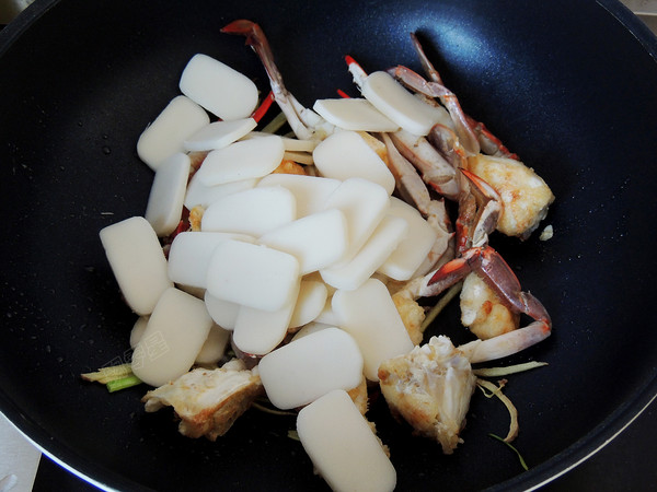 梭子蟹炒年糕的做法-家常味炒菜譜-易網健康養生網 梭子蟹炒年糕的做法-家常味炒菜譜