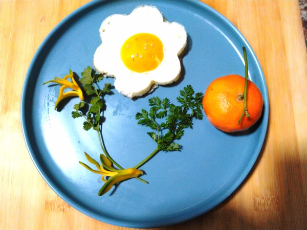 煎花朵雞蛋的做法-家常味煎菜譜