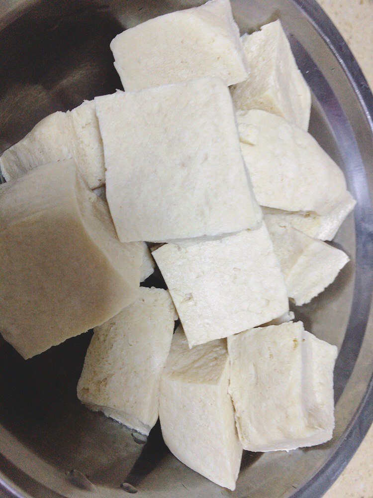 黃骨魚燉豆腐的做法-香辣味燉菜譜-易網健康養生網 黃骨魚燉豆腐的做法-香辣味燉菜譜