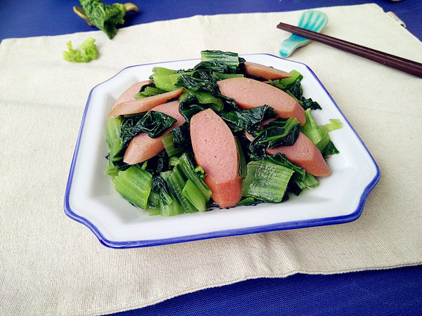 碧綠小白菜炒肉腸的做法-咸鮮味炒菜譜-易網健康養生網 碧綠小白菜炒肉腸的做法-咸鮮味炒菜譜