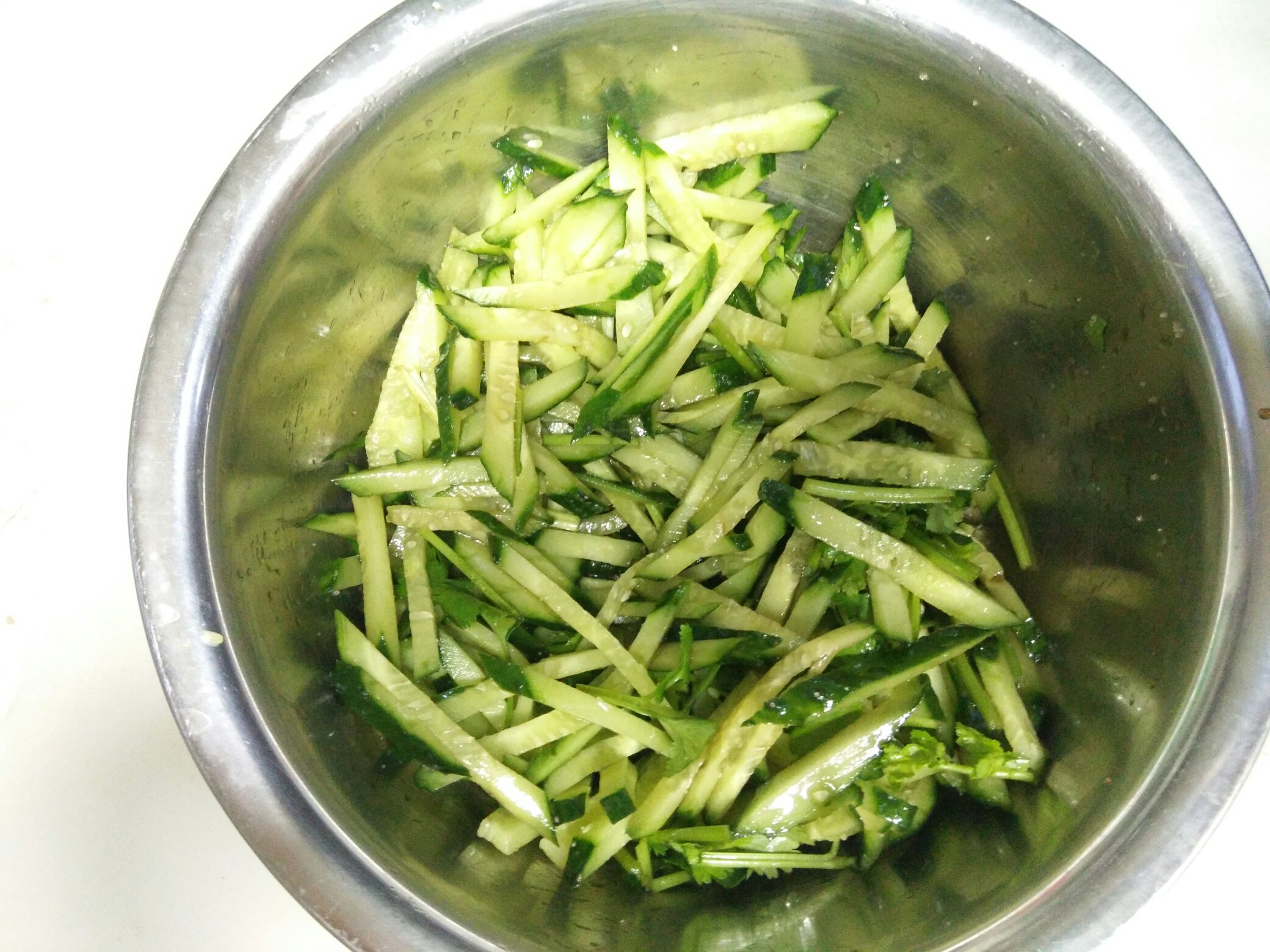 辣條拌黃瓜的做法-麻辣味拌菜譜