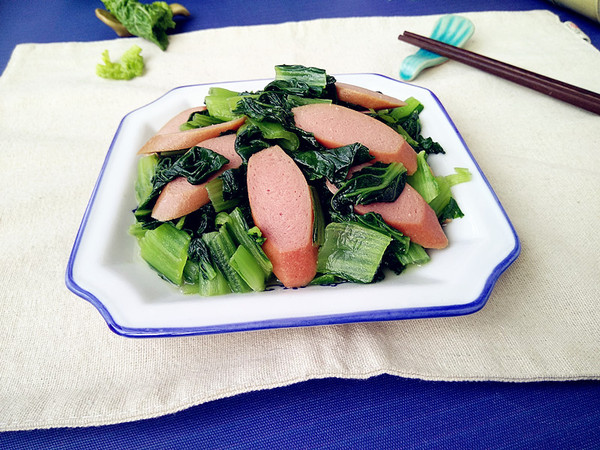碧綠小白菜炒肉腸的做法-咸鮮味炒菜譜-易網健康養生網 碧綠小白菜炒肉腸的做法-咸鮮味炒菜譜