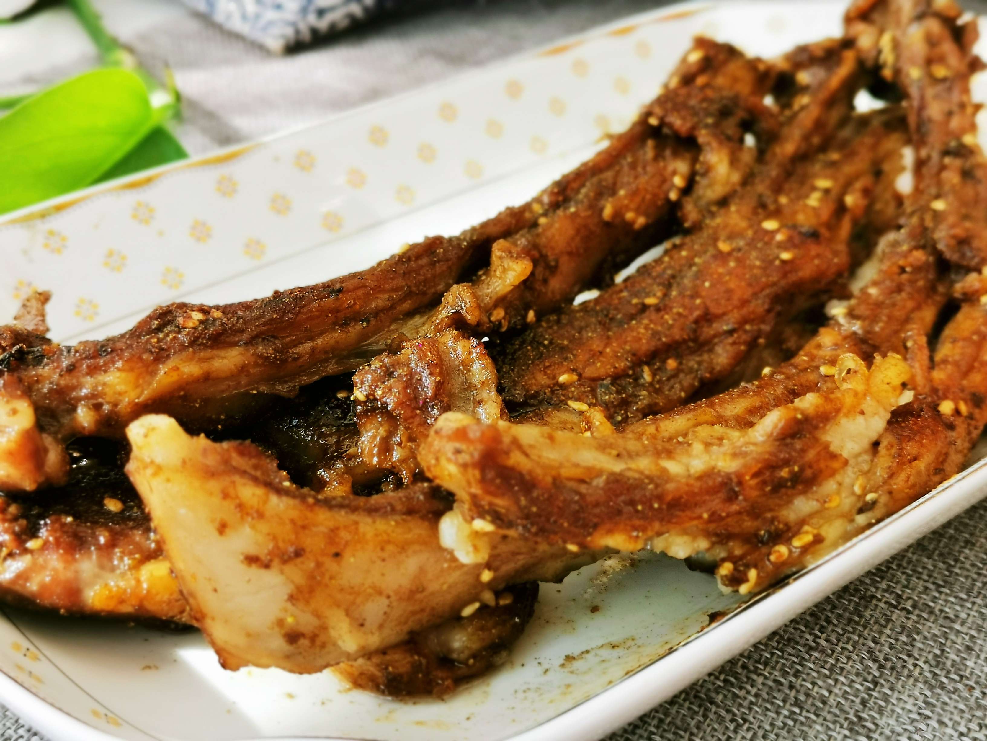 香煎羊排的做法-其它口味煎菜譜-易網(wǎng)健康養(yǎng)生網(wǎng) 香煎羊排的做法-其它口味煎菜譜