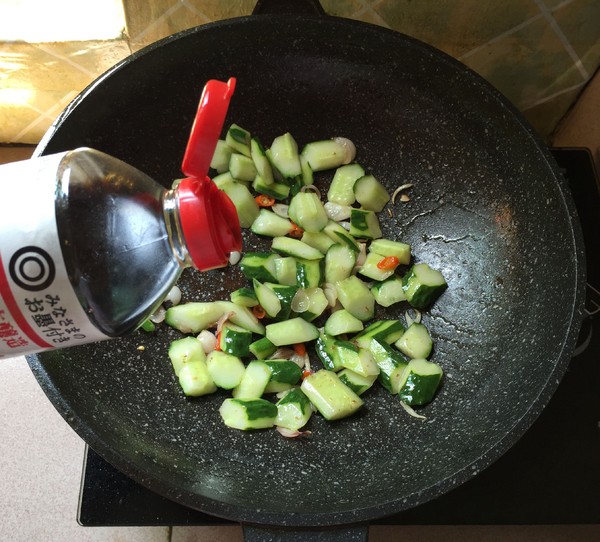 黃瓜炒蝦仁的做法-家常味炒菜譜-易網(wǎng)健康養(yǎng)生網(wǎng) 黃瓜炒蝦仁的做法-家常味炒菜譜