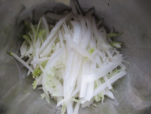 拌豬耳朵的做法-咸鮮味拌菜譜