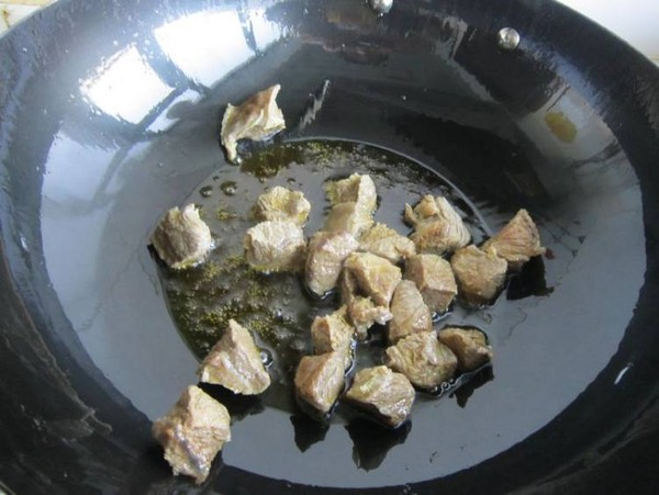 紅燜牛肉的做法-家常味燜菜譜-易網(wǎng)健康養(yǎng)生網(wǎng) 紅燜牛肉的做法-家常味燜菜譜