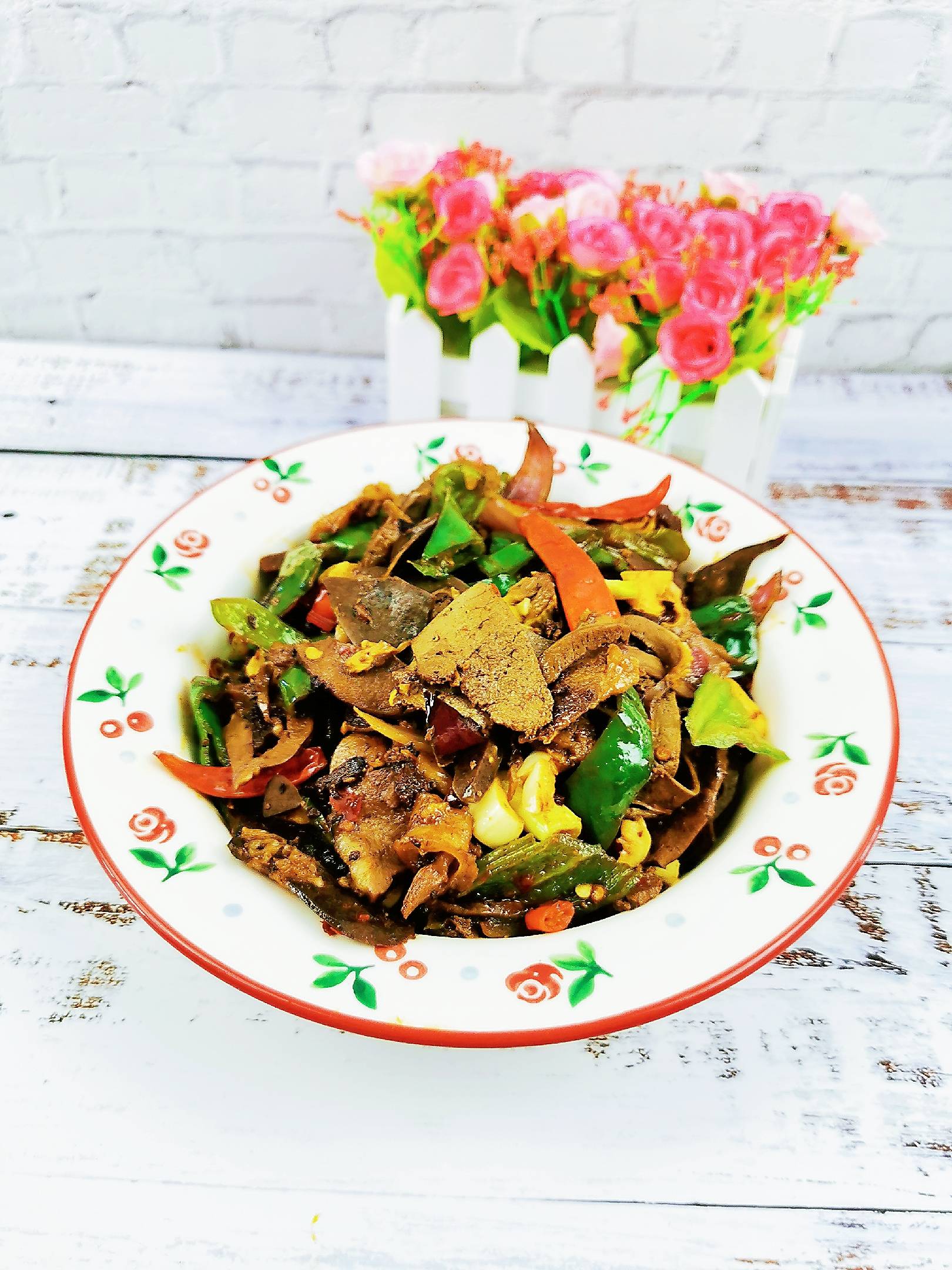 辣炒羊雜的做法-香辣味炒菜譜-易網(wǎng)健康養(yǎng)生網(wǎng) 辣炒羊雜的做法-香辣味炒菜譜