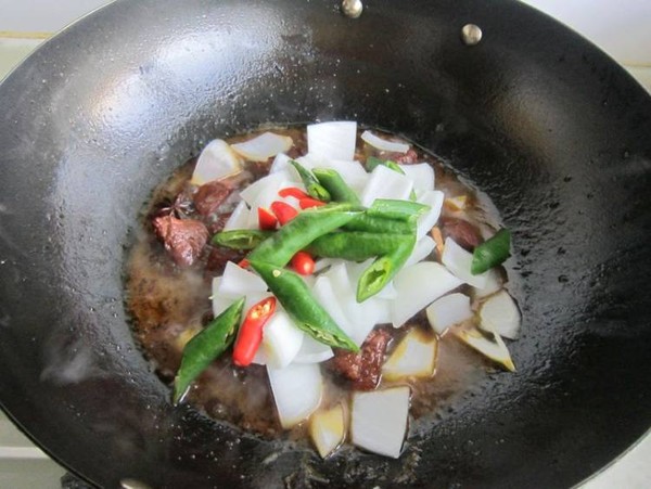 紅燜牛肉的做法-家常味燜菜譜-易網(wǎng)健康養(yǎng)生網(wǎng) 紅燜牛肉的做法-家常味燜菜譜